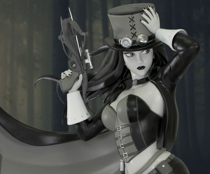 Van Helsing (Black & White Version) Grimm Fairy Tales Statue